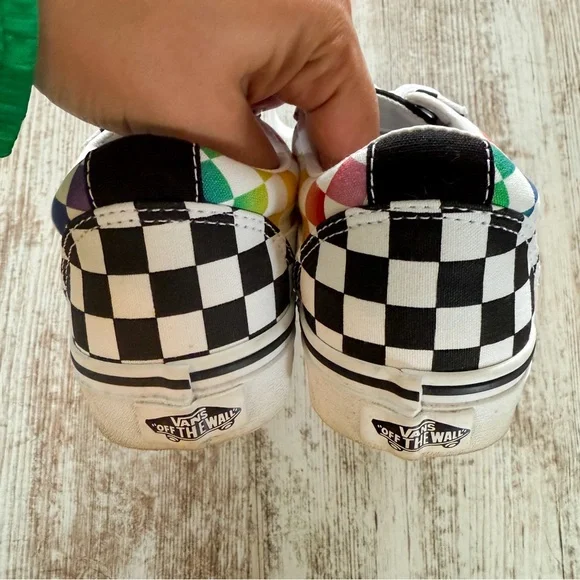 Vans Ward Rainbow Checkered Old Skool Skate Shoes (7) - Picture 5 of 7
